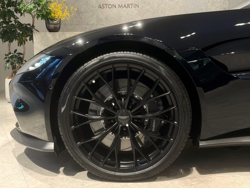 ショールーム展示車のご案内】Vantage Coupe Ultramarine Black