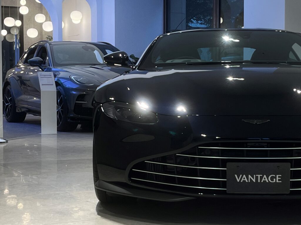 ショールーム展示車のご案内】Vantage Coupe Ultramarine Black